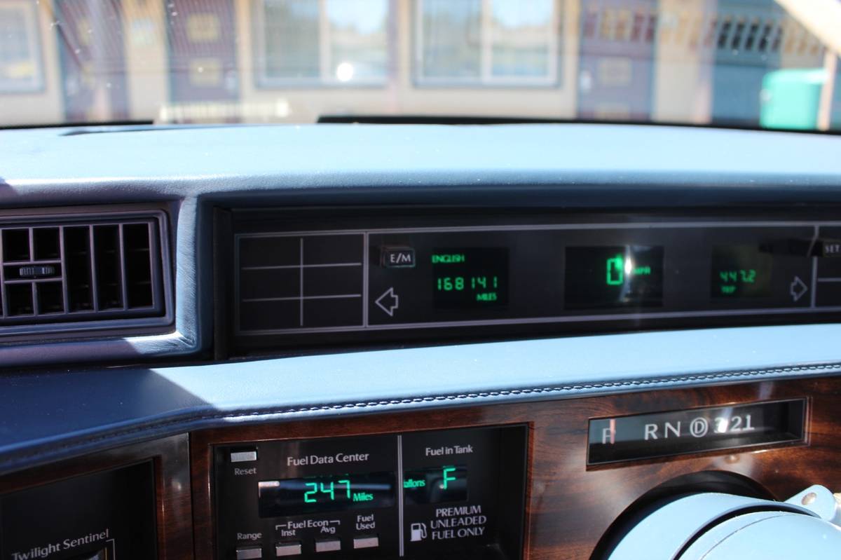 Cadillac-deville-1990-blue-6