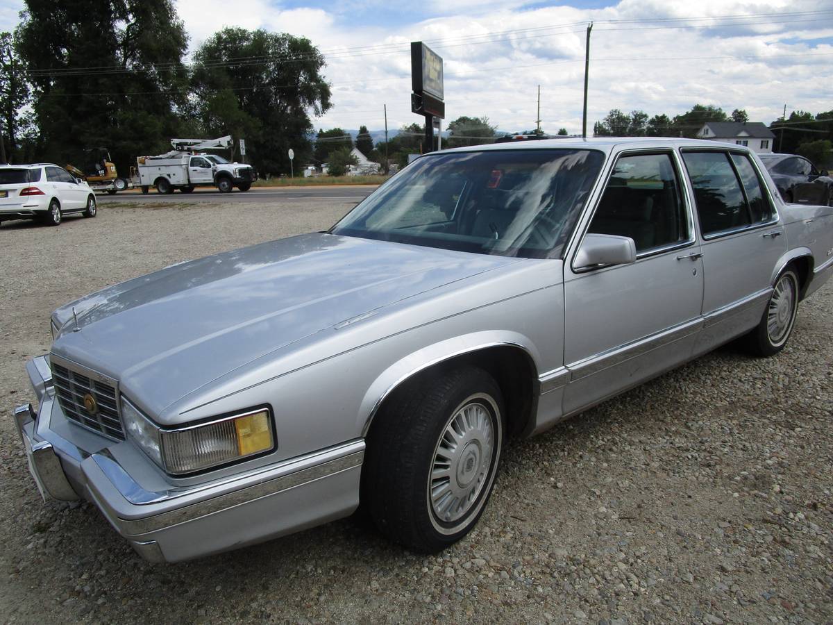 Cadillac-deville-1991-silver-1