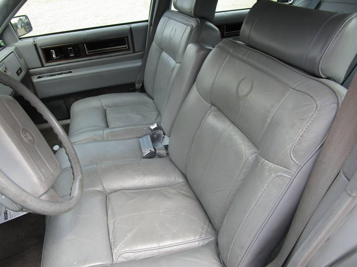 Cadillac-deville-1991-silver-4