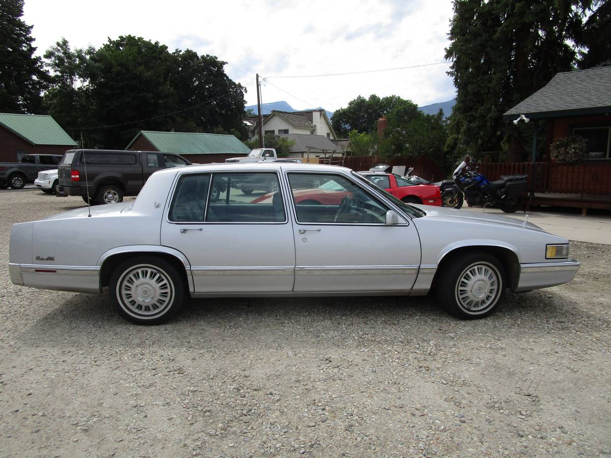Cadillac-deville-1991-silver