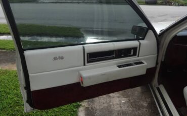 Cadillac-deville-1992-white-9