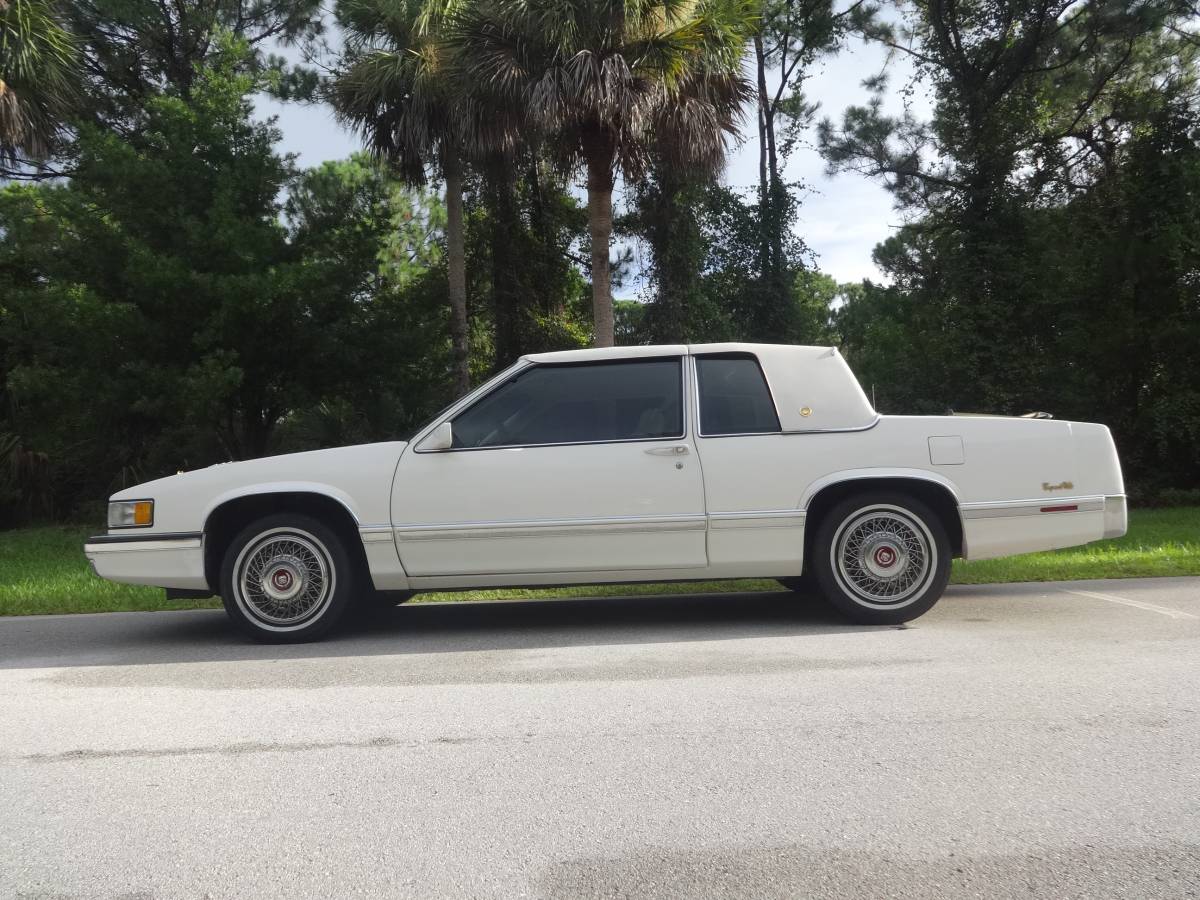 Cadillac-deville-1992-white