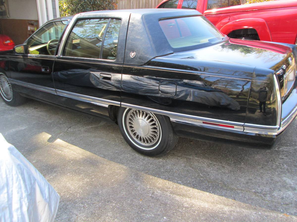 Cadillac-deville-1994-black-1