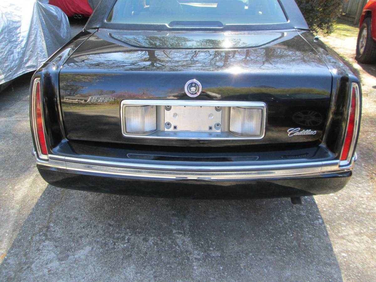 Cadillac-deville-1994-black-3