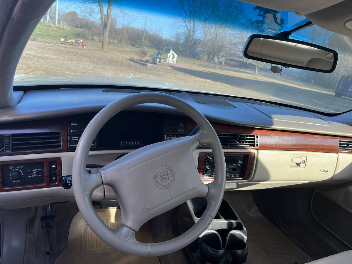 Cadillac-deville-1994-white-4