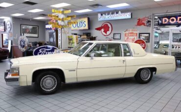 Cadillac-deville-base-2dr-coupe-1983-4