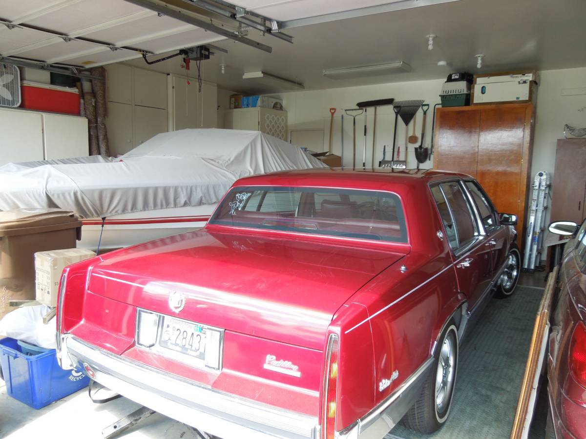 Cadillac-deville-sedan-4-door-1990-red-1