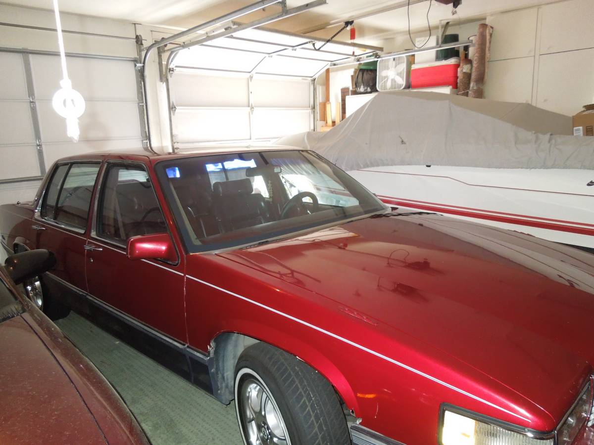 Cadillac-deville-sedan-4-door-1990-red-2