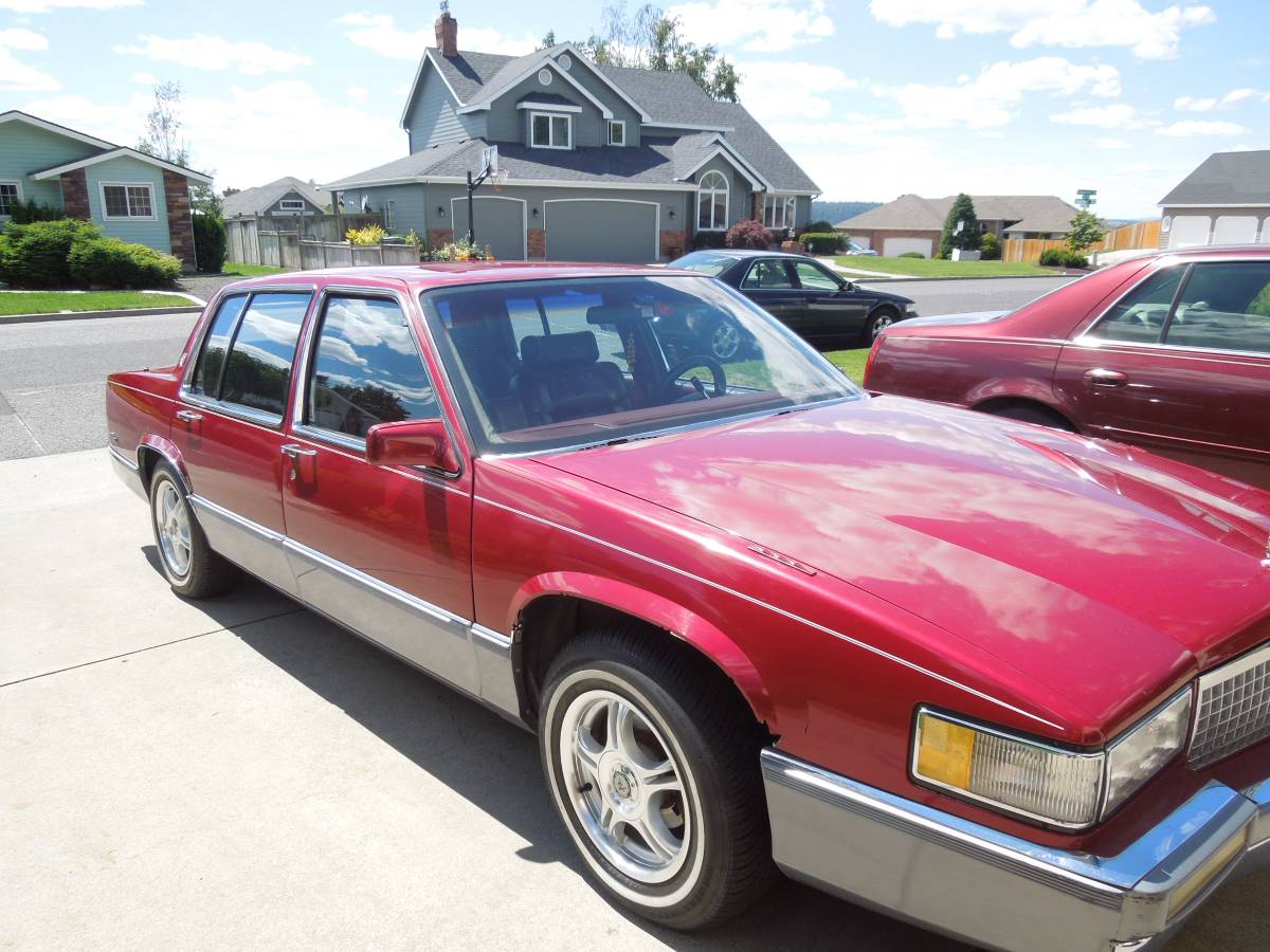 Cadillac-deville-sedan-4-door-1990-red-3