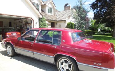 Cadillac-deville-sedan-4-door-1990-red