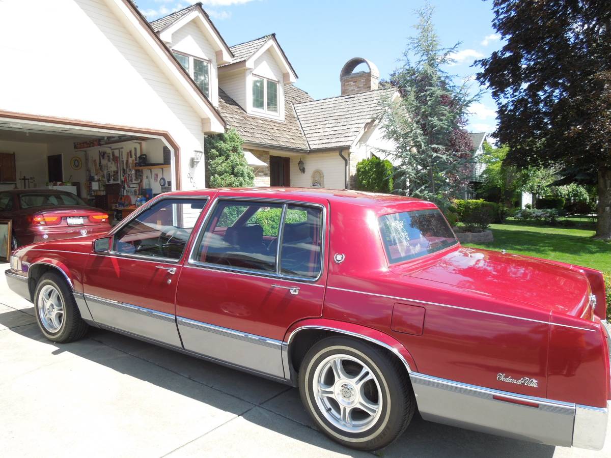 Cadillac-deville-sedan-4-door-1990-red