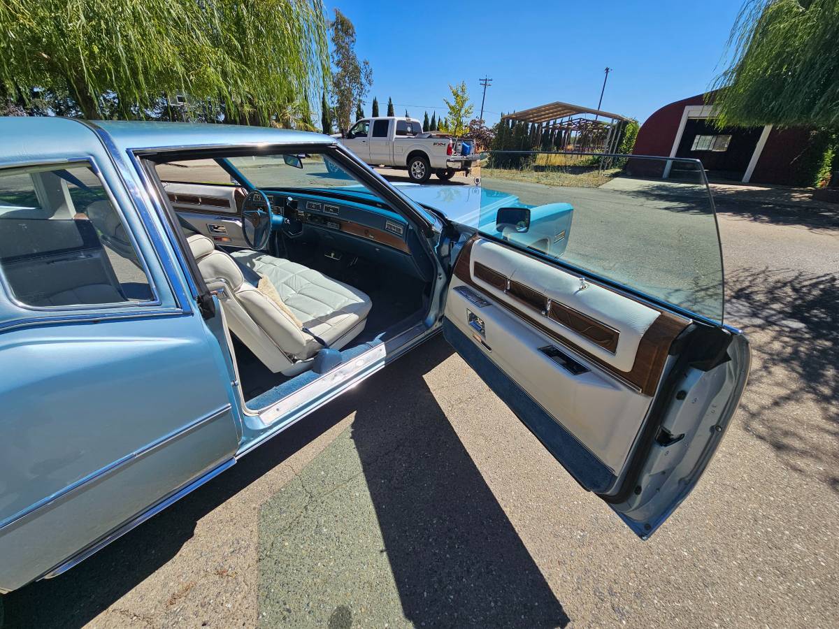 Cadillac-eldorado-1975-11