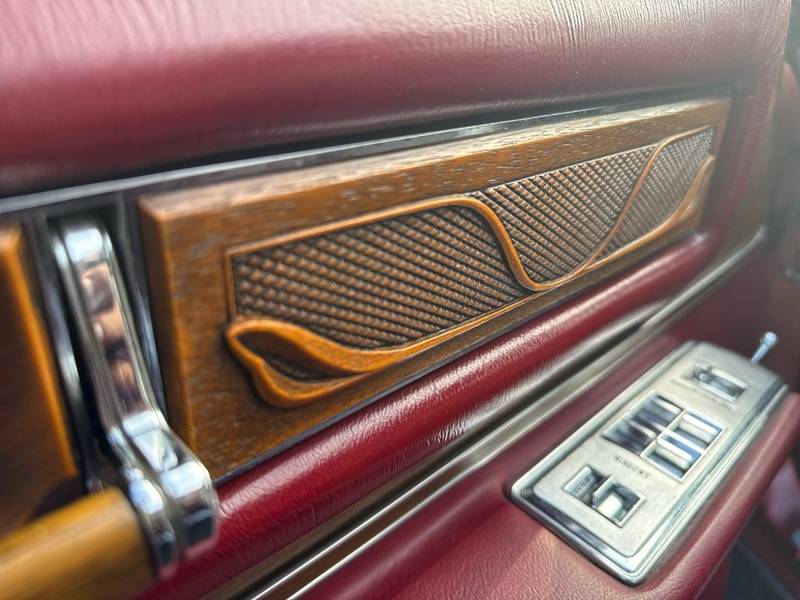 Cadillac-eldorado-1975-custom-19