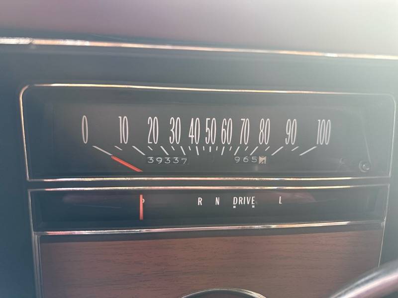 Cadillac-eldorado-1975-custom-23
