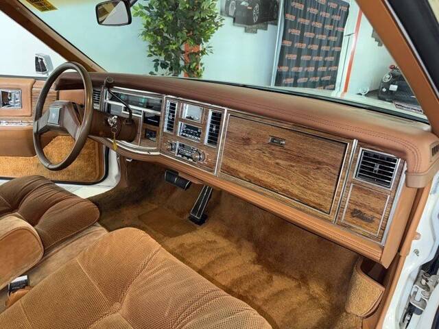 Cadillac-eldorado-1983-white-18
