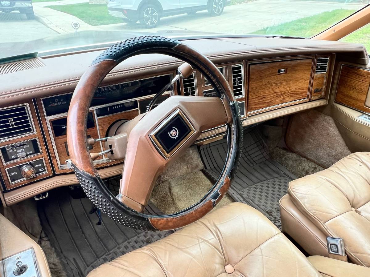 Cadillac-eldorado-convertible-1981-brown-1