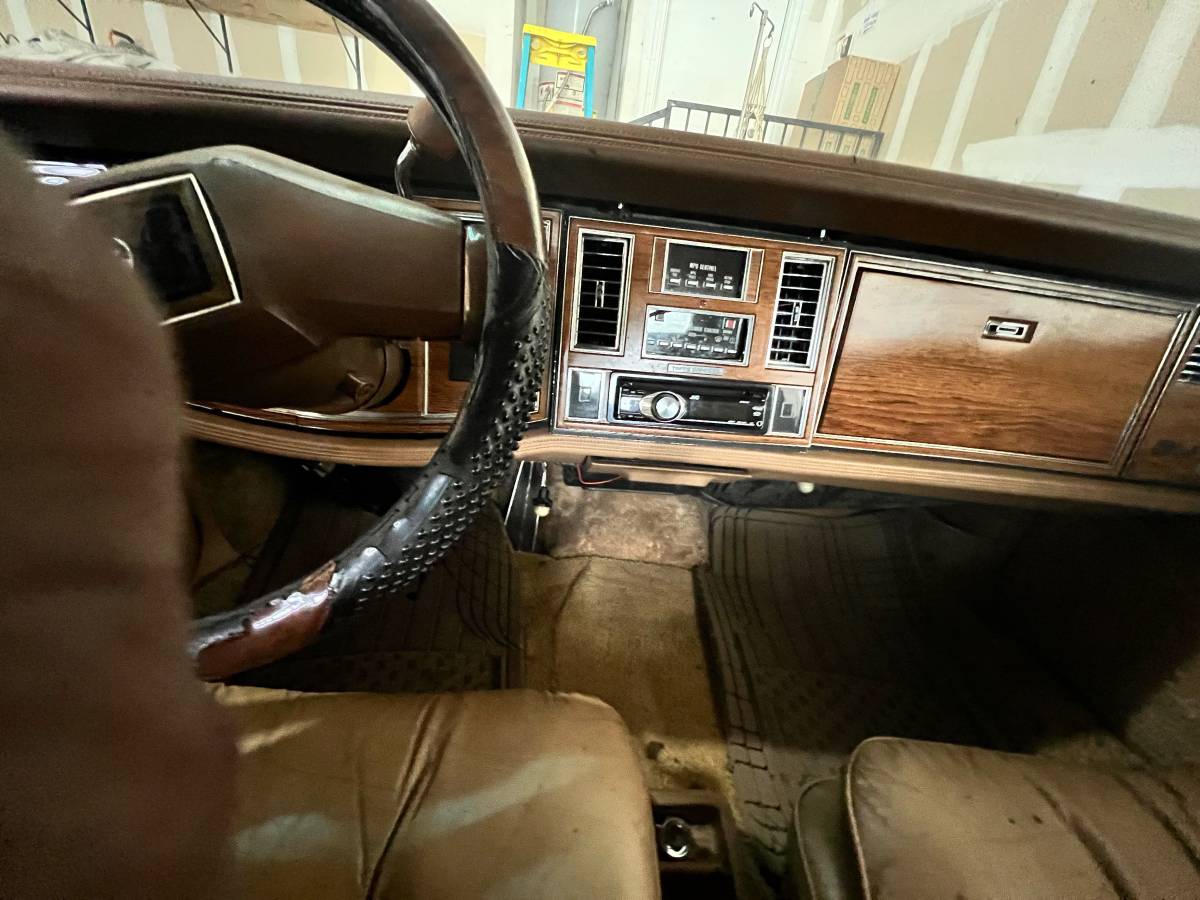 Cadillac-eldorado-convertible-1981-brown-4