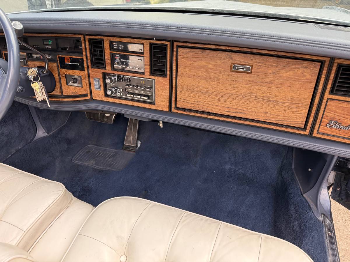 Cadillac-eldorado-convertible-1984-blue-6