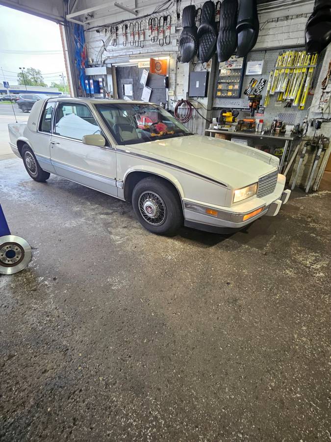 Cadillac-eldorado-convertible-1988-white-1