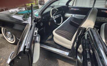 Cadillac-fleetwood-1961-black-19