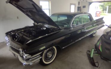 Cadillac-fleetwood-1961-black
