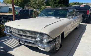 Cadillac-fleetwood-1962-white-3