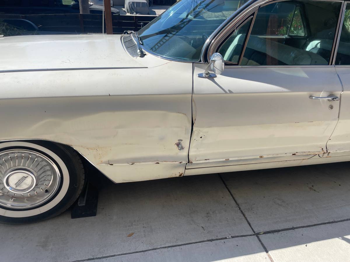 Cadillac-fleetwood-1962-white-4