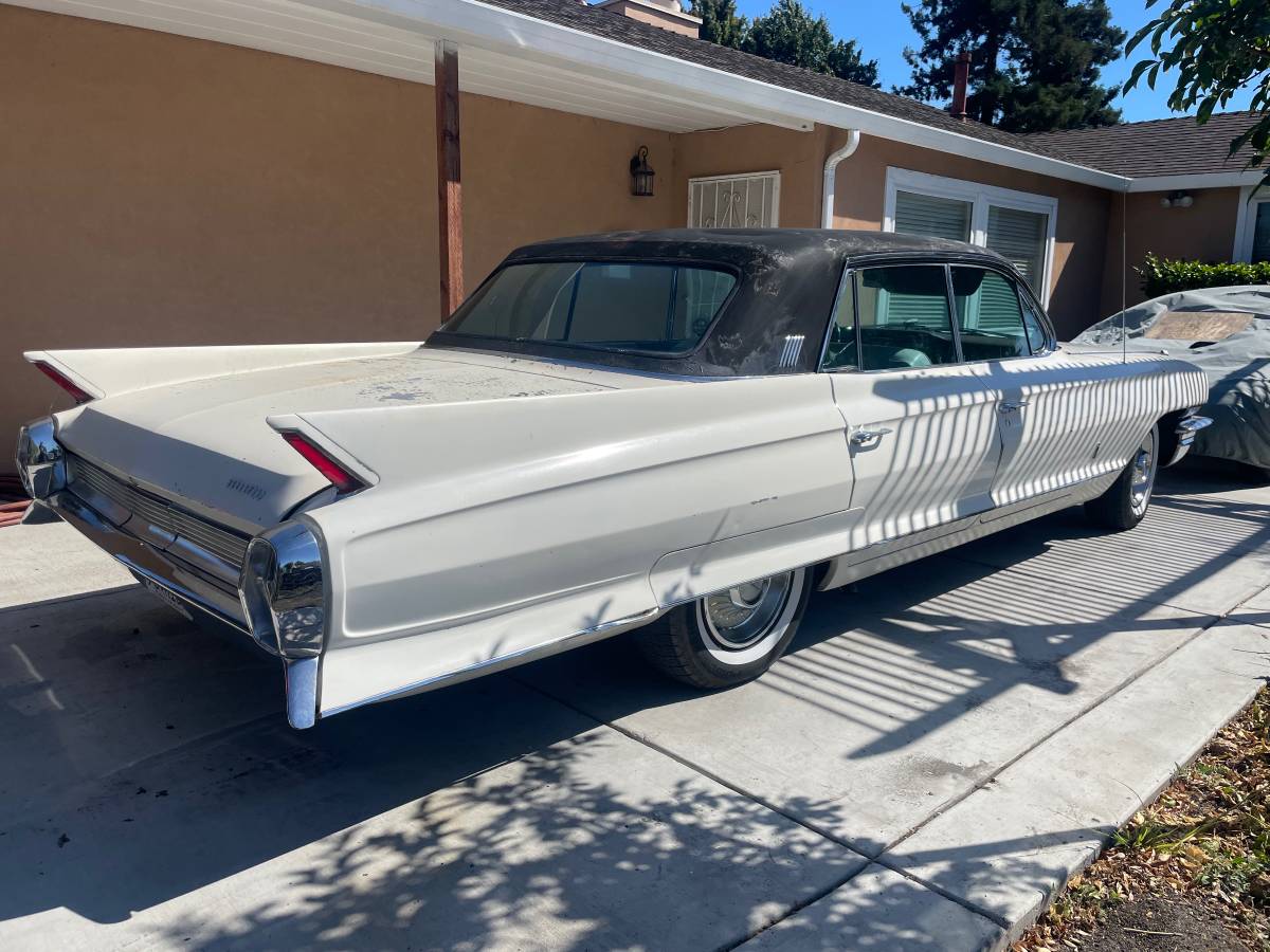 Cadillac-fleetwood-1962-white