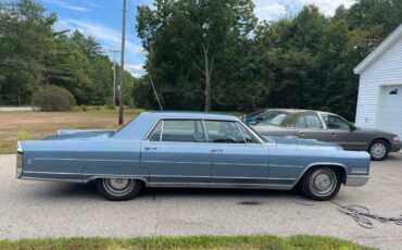 Cadillac-fleetwood-1966-blue-4