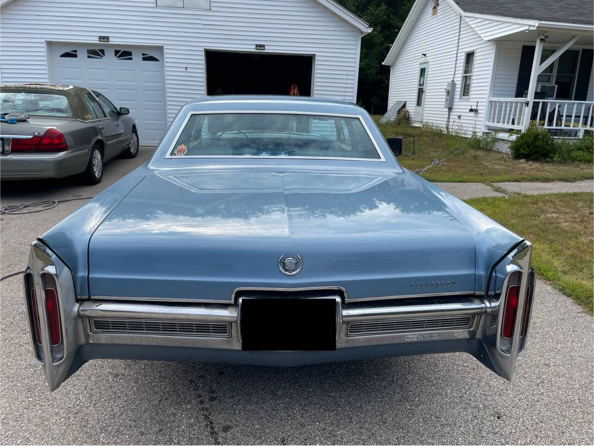 Cadillac-fleetwood-1966-blue-5