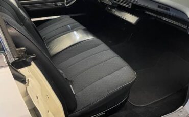 Cadillac-fleetwood-1966-white-3