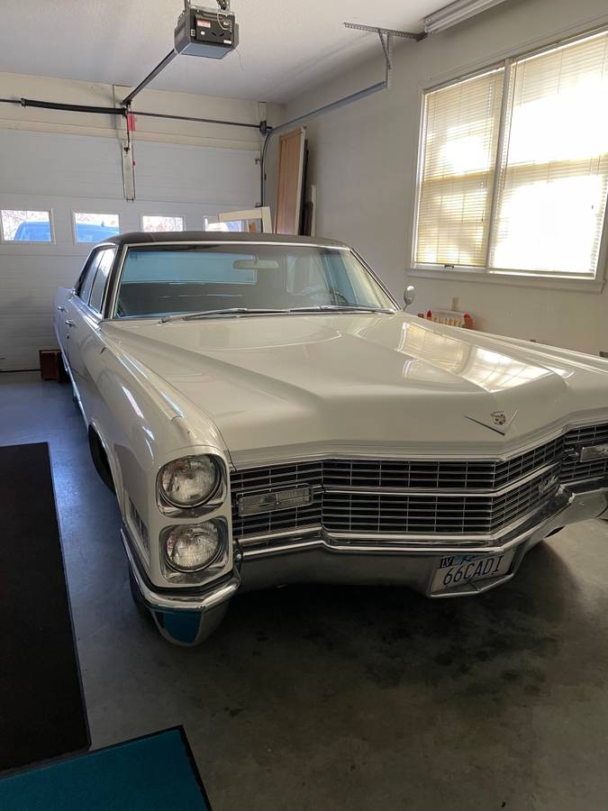 Cadillac-fleetwood-1966-white-6