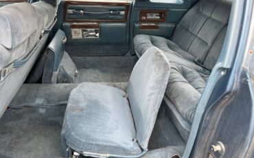 Cadillac-fleetwood-1977-blue-13