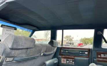 Cadillac-fleetwood-1977-blue-14