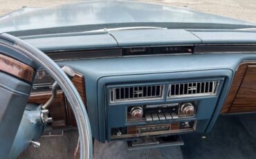 Cadillac-fleetwood-1977-blue-18