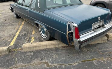 Cadillac-fleetwood-1977-blue-4