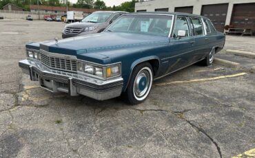 Cadillac-fleetwood-1977-blue-6
