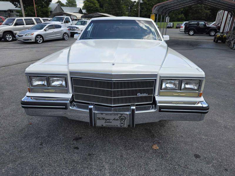 Cadillac-fleetwood-1985-blue-1