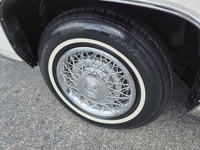 Cadillac-fleetwood-1985-blue-35