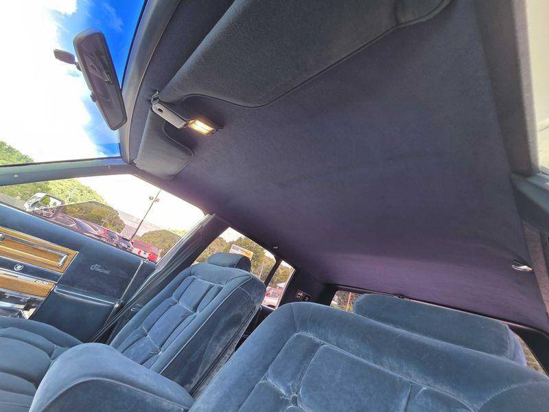 Cadillac-fleetwood-1985-blue-38