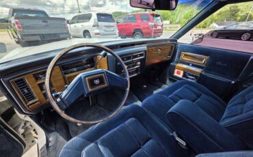 Cadillac-fleetwood-1985-blue-39