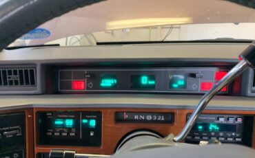 Cadillac-fleetwood-1989-red-1
