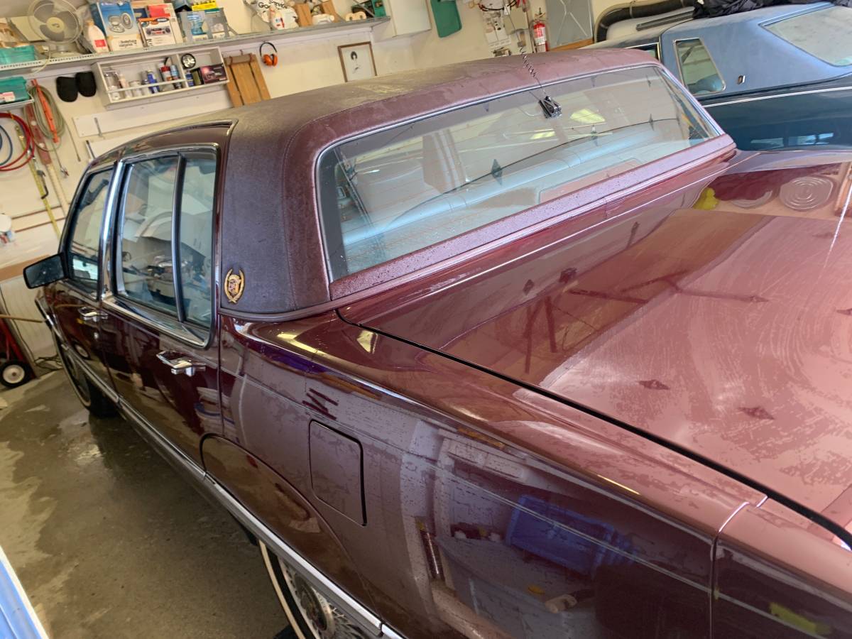 Cadillac-fleetwood-1989-red-2