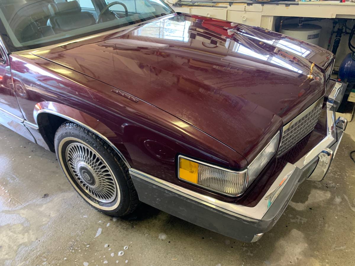 Cadillac-fleetwood-1989-red-3
