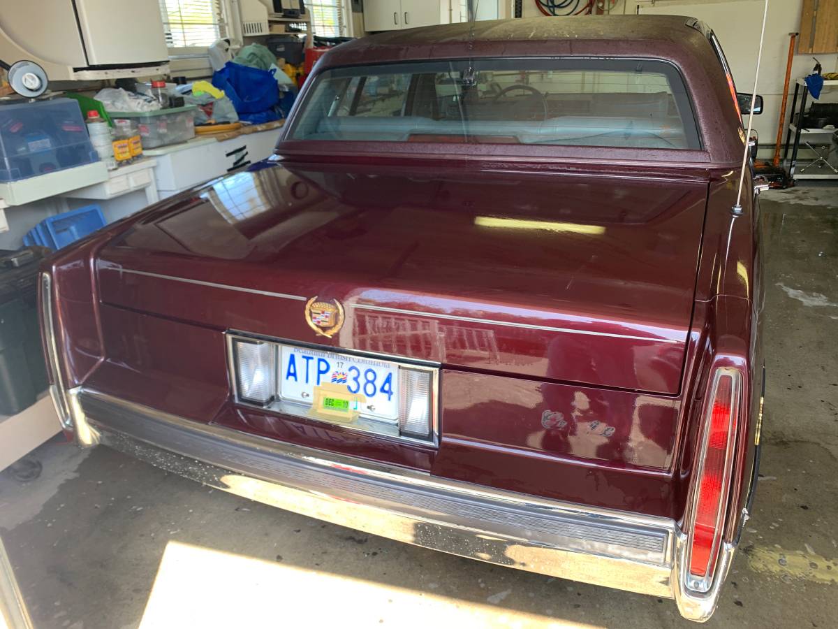 Cadillac-fleetwood-1989-red-4