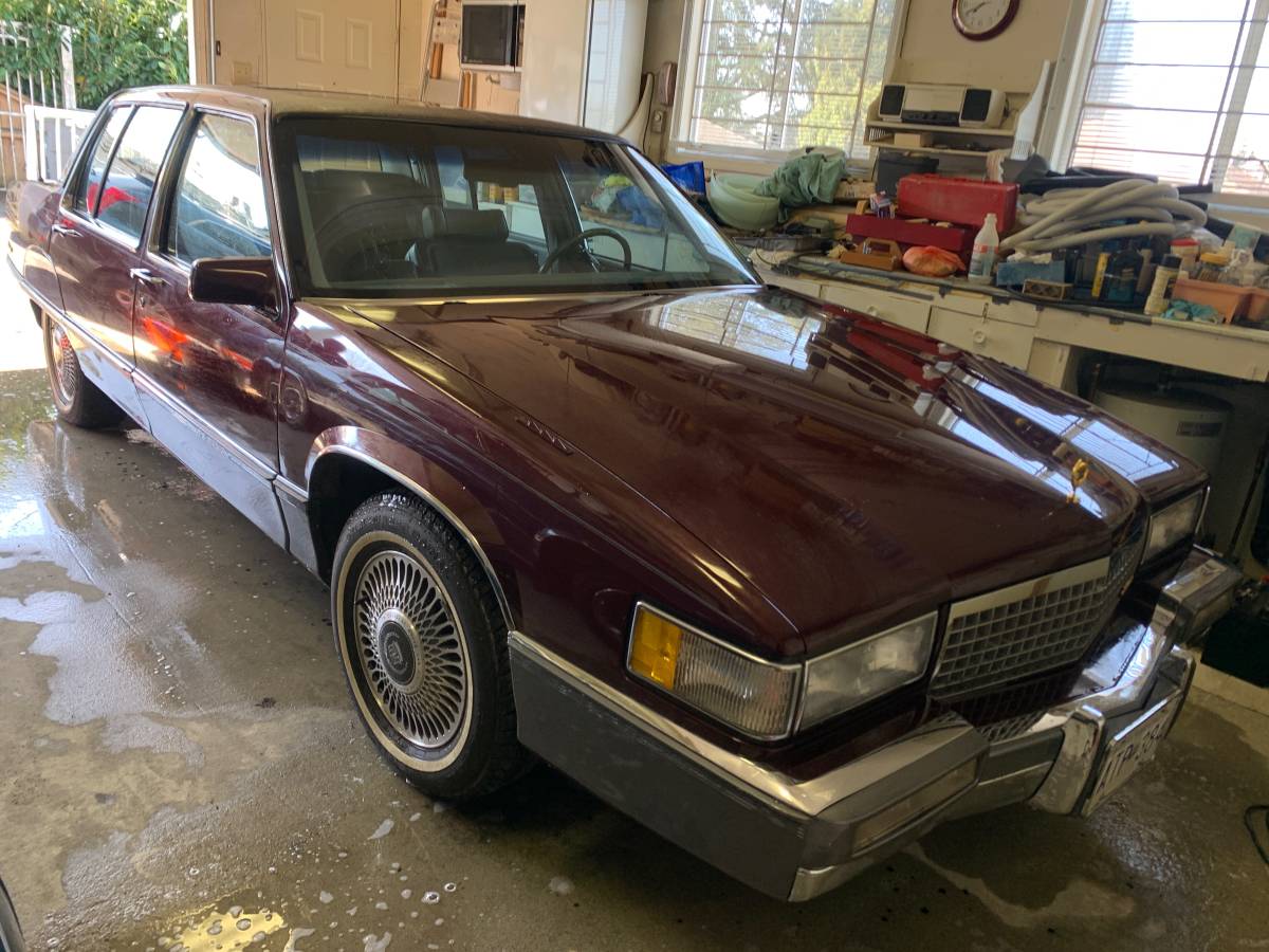 Cadillac-fleetwood-1989-red