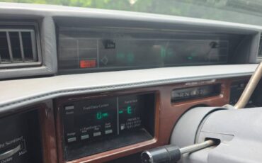 Cadillac-fleetwood-1991-1