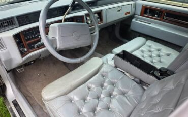 Cadillac-fleetwood-1991-12