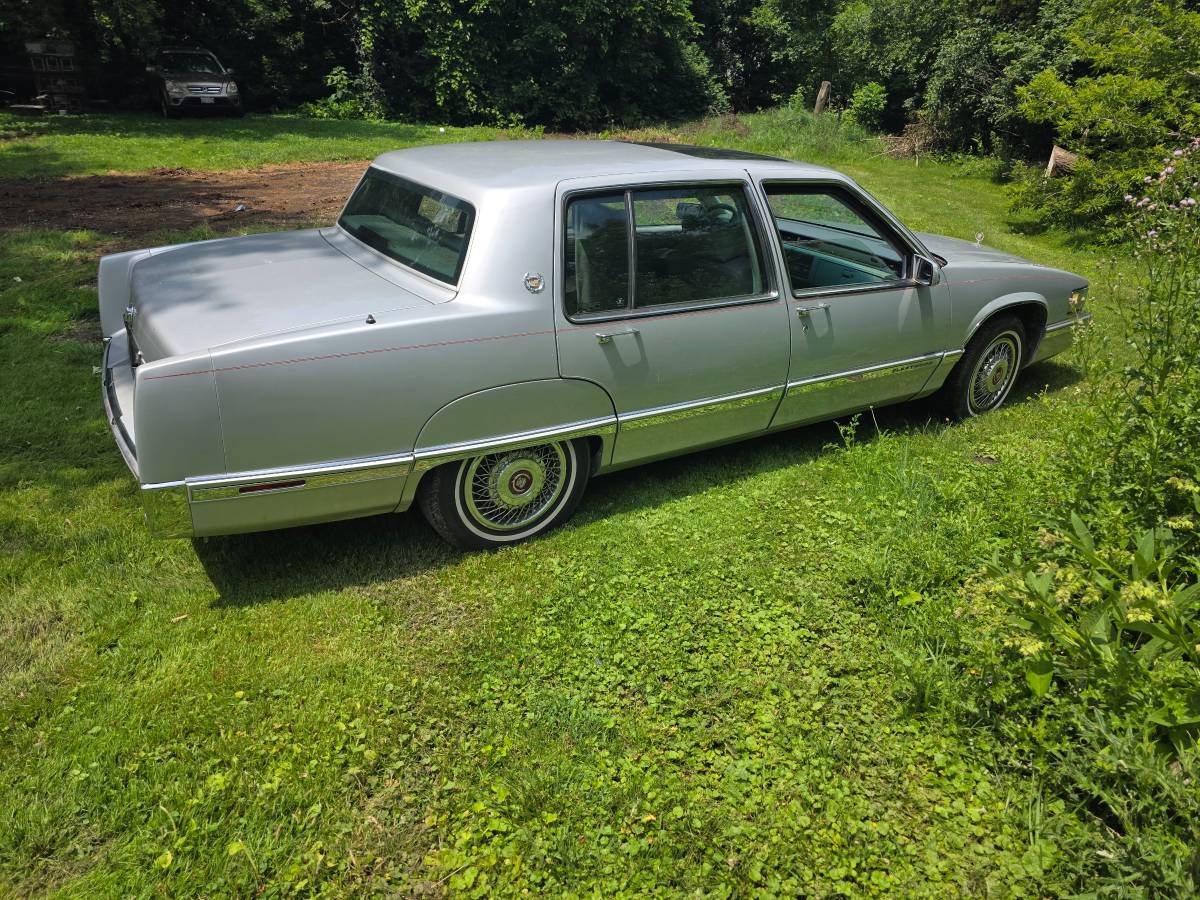 Cadillac-fleetwood-1991-5