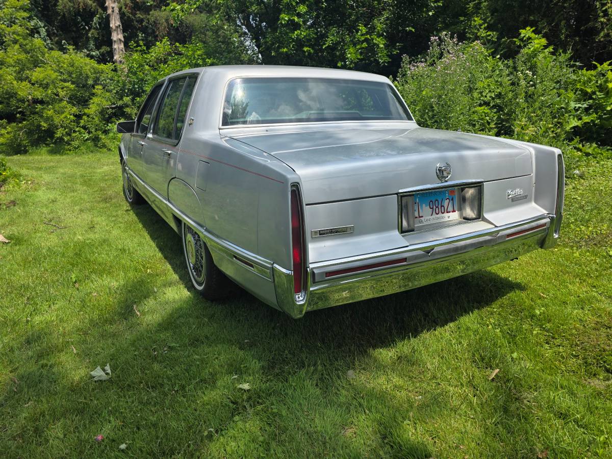 Cadillac-fleetwood-1991-7